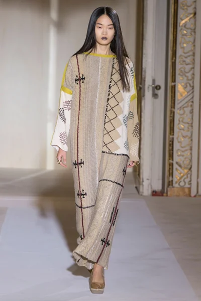 Look 17